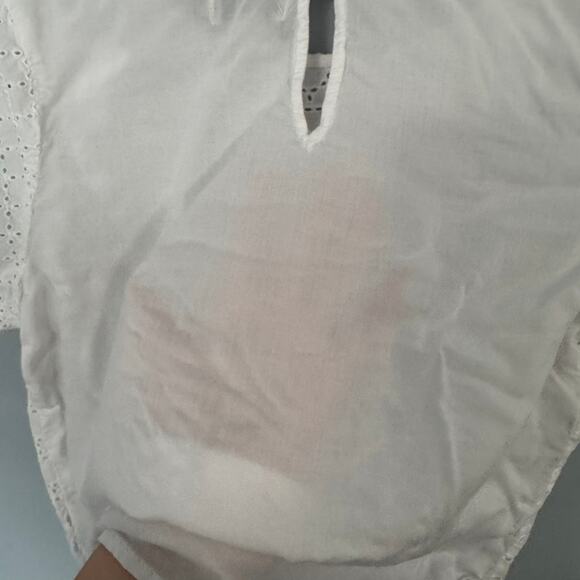 American Eagle Outfitters White Eyelet Crop Top Women's Size Large Short Sleeves - Picture 8 of 8